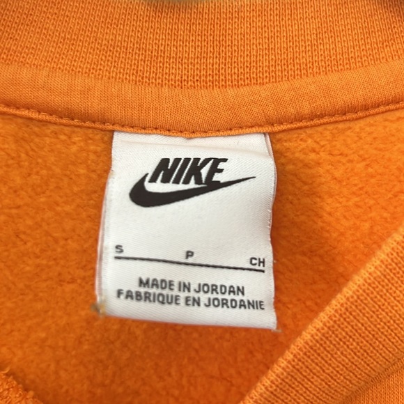 Nike crewneck sweatshirt. Orange. Size Small - Picture 4 of 5
